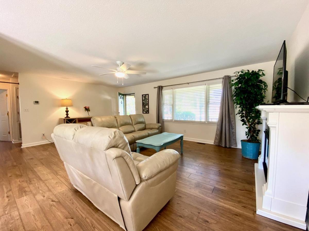 Cozy Three Bedroom House With Fireplace 윌밍턴 외부 사진